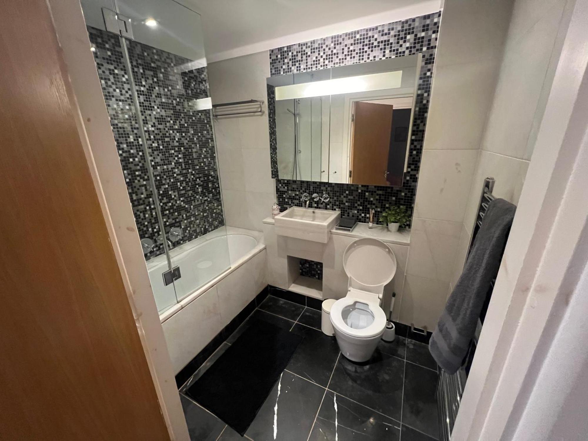 Apartment Panoramic View In Canary Wharf Penthouse